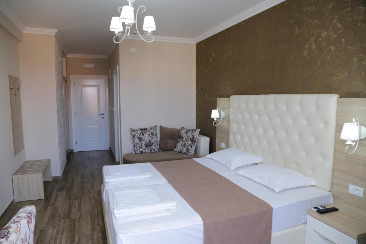 Metropolis Hotell Ulcinj Exteriör bild