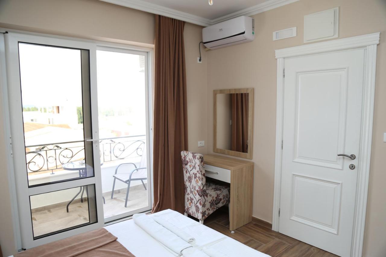 Metropolis Hotell Ulcinj Exteriör bild