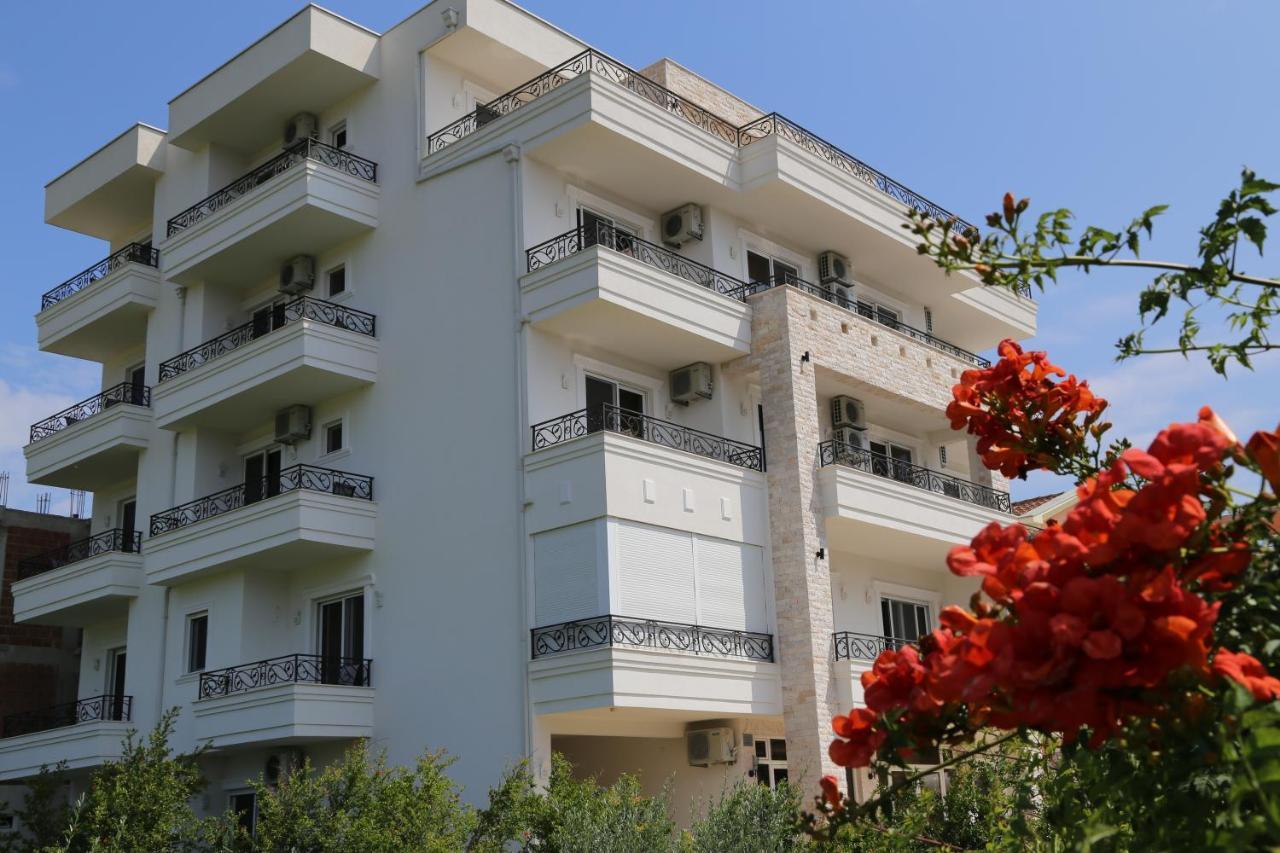 Metropolis Hotell Ulcinj Exteriör bild