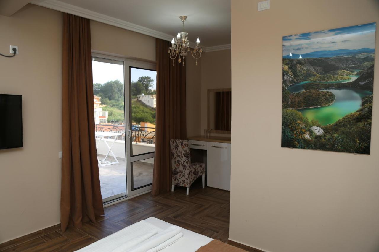Metropolis Hotell Ulcinj Exteriör bild