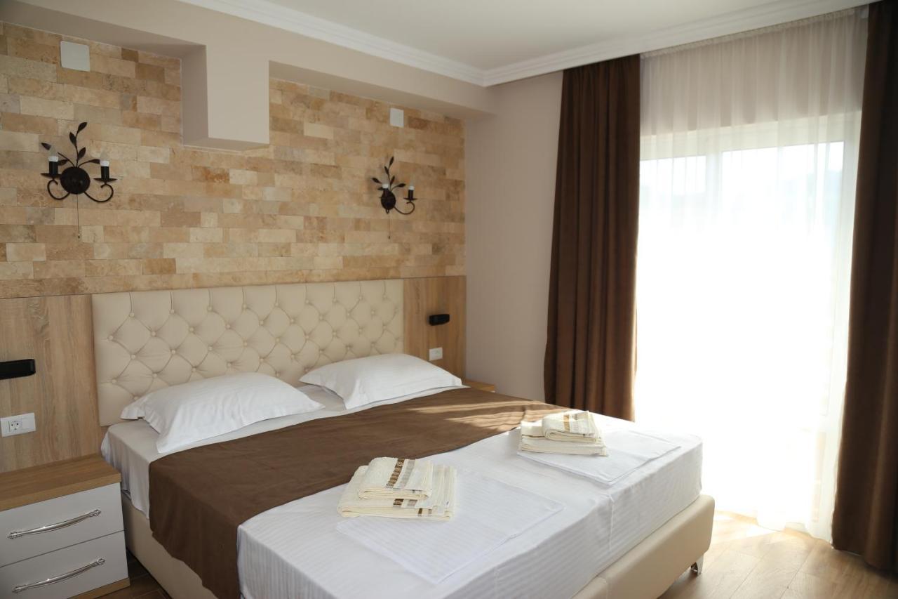 Metropolis Hotell Ulcinj Exteriör bild