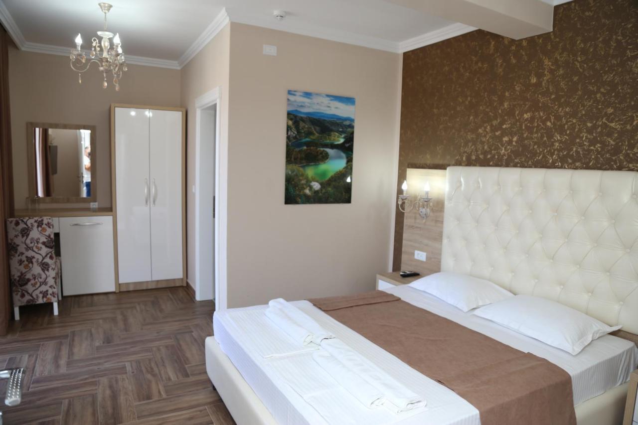 Metropolis Hotell Ulcinj Exteriör bild