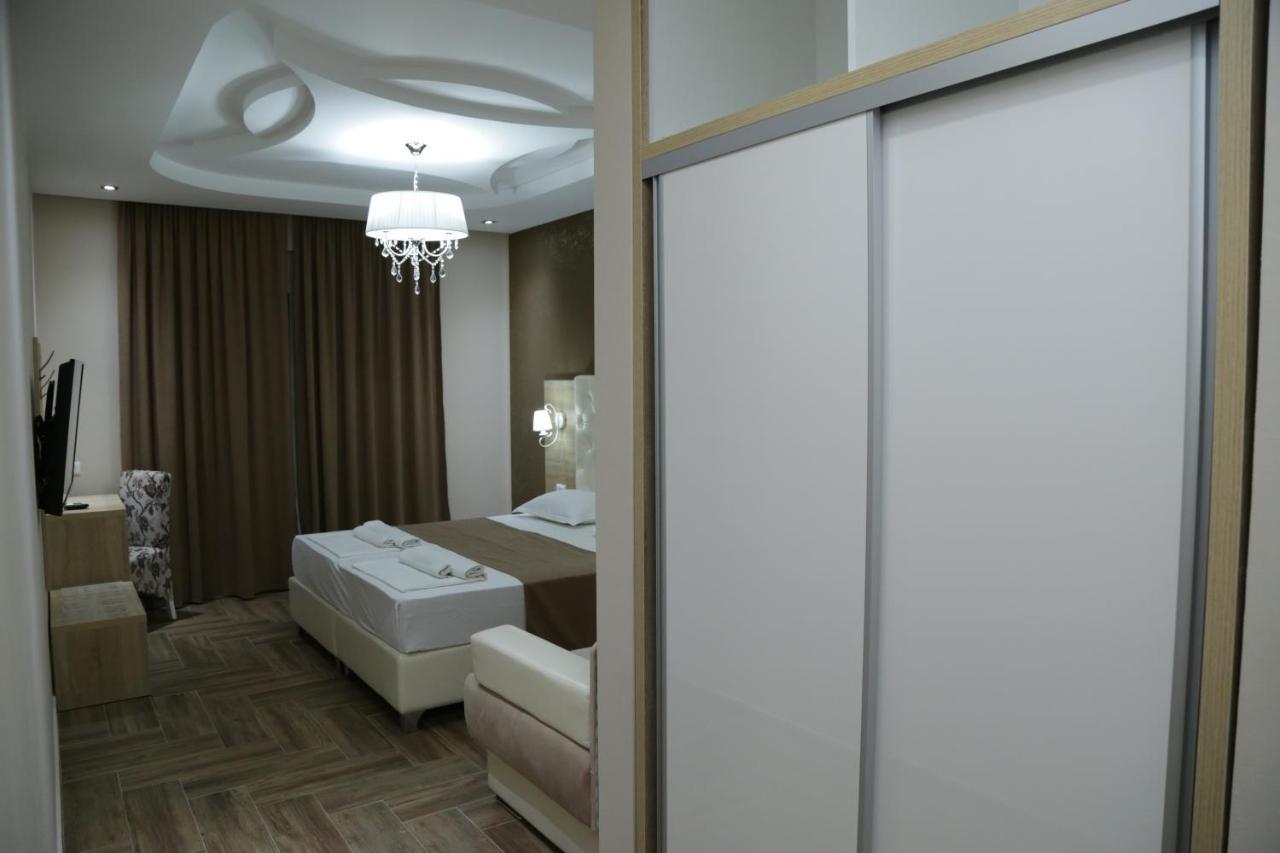 Metropolis Hotell Ulcinj Exteriör bild