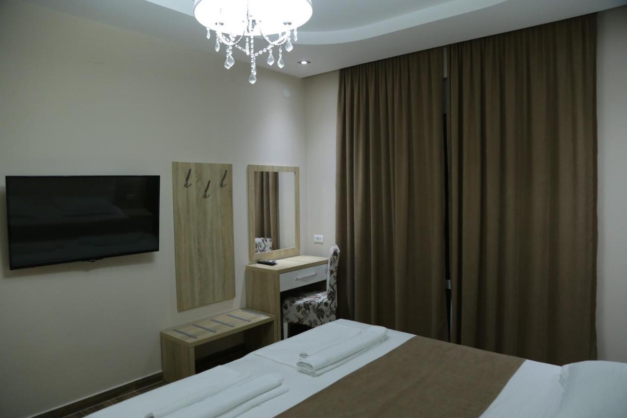 Metropolis Hotell Ulcinj Exteriör bild