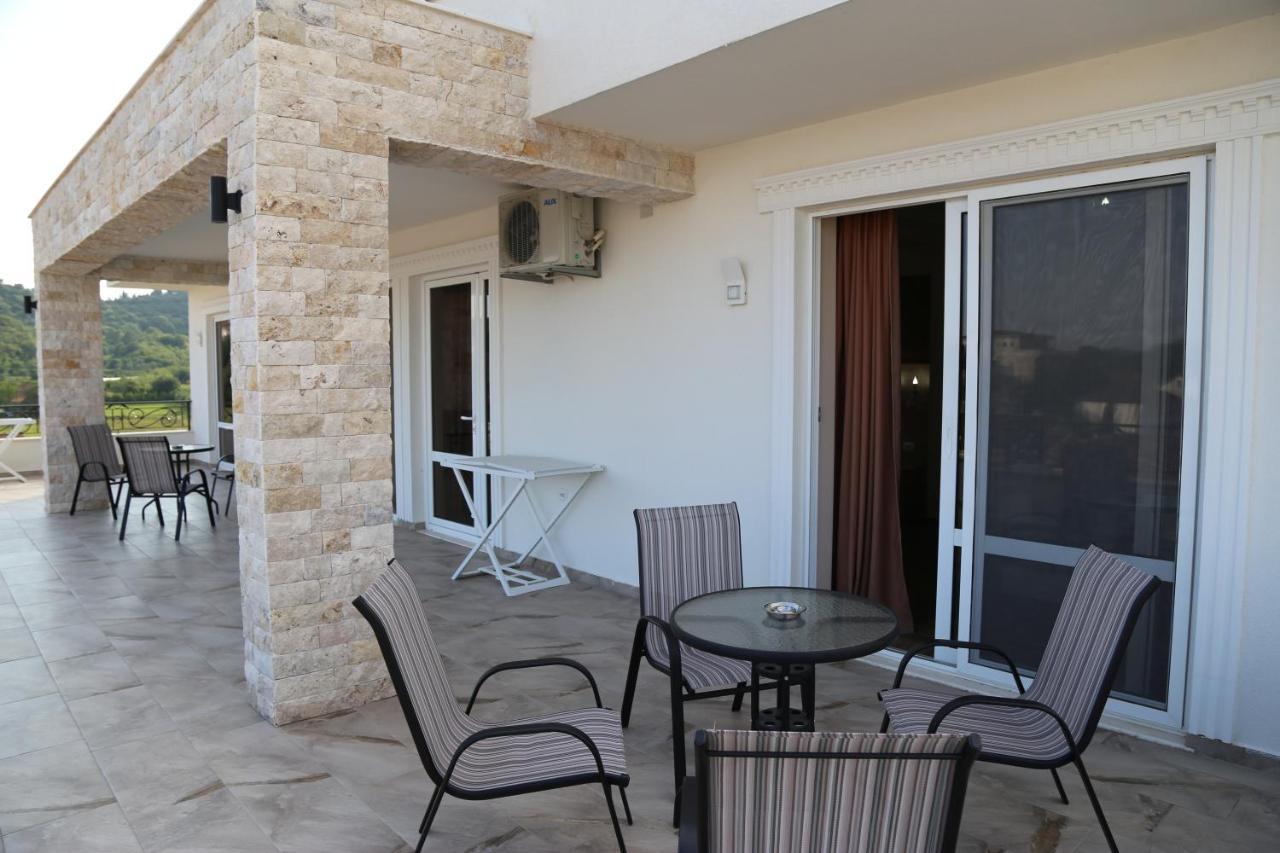 Metropolis Hotell Ulcinj Exteriör bild