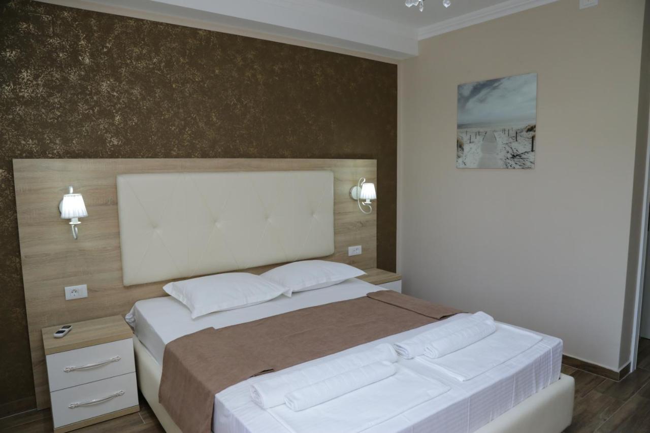 Metropolis Hotell Ulcinj Exteriör bild