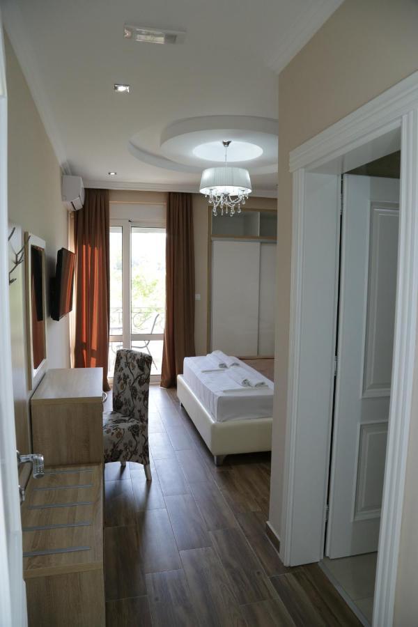 Metropolis Hotell Ulcinj Exteriör bild