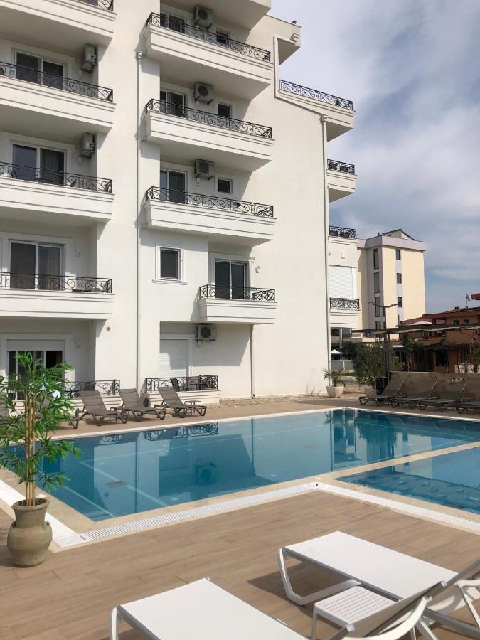 Metropolis Hotell Ulcinj Exteriör bild