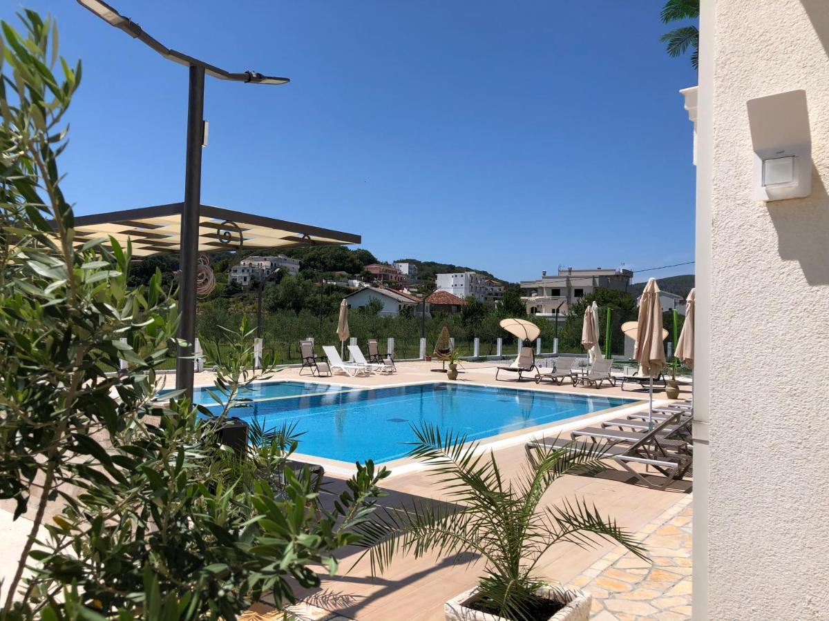 Metropolis Hotell Ulcinj Exteriör bild