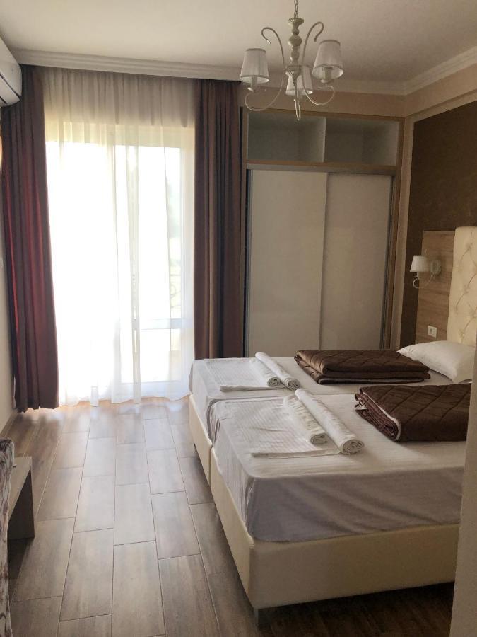 Metropolis Hotell Ulcinj Exteriör bild