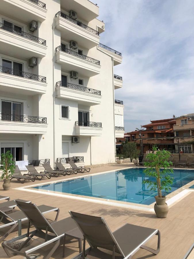 Metropolis Hotell Ulcinj Exteriör bild