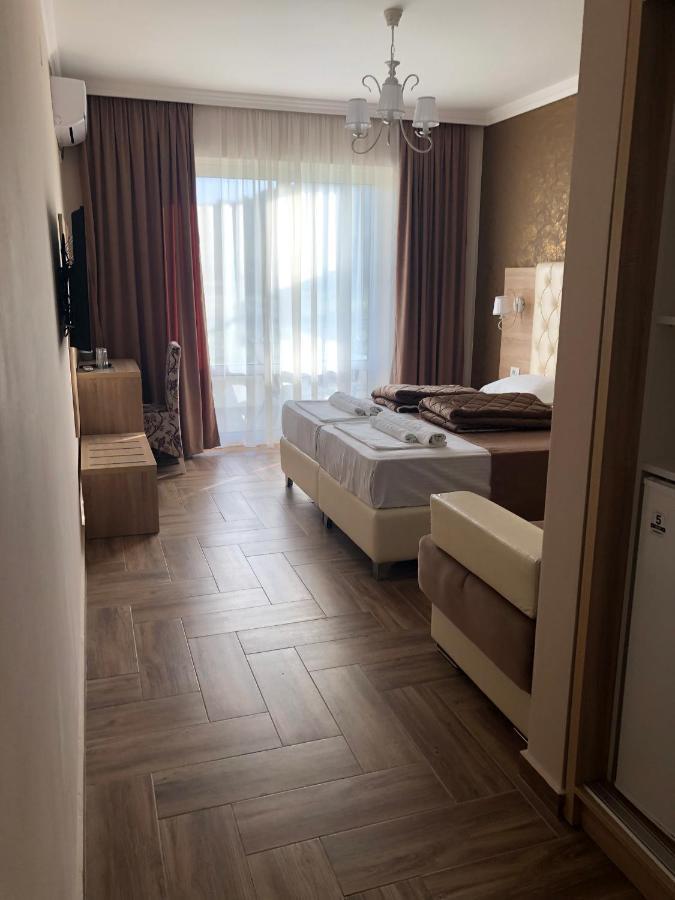 Metropolis Hotell Ulcinj Exteriör bild