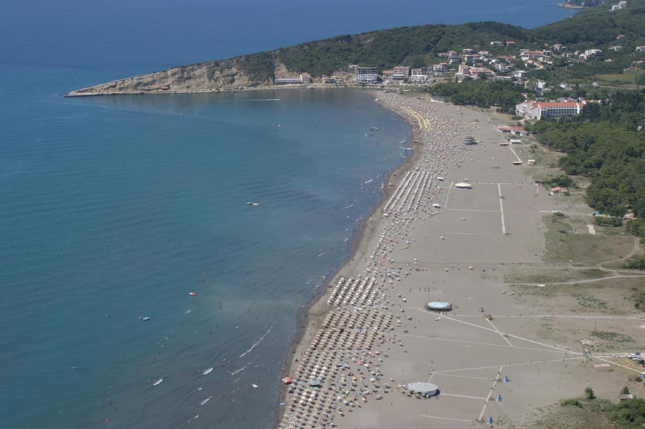 Metropolis Hotell Ulcinj Exteriör bild