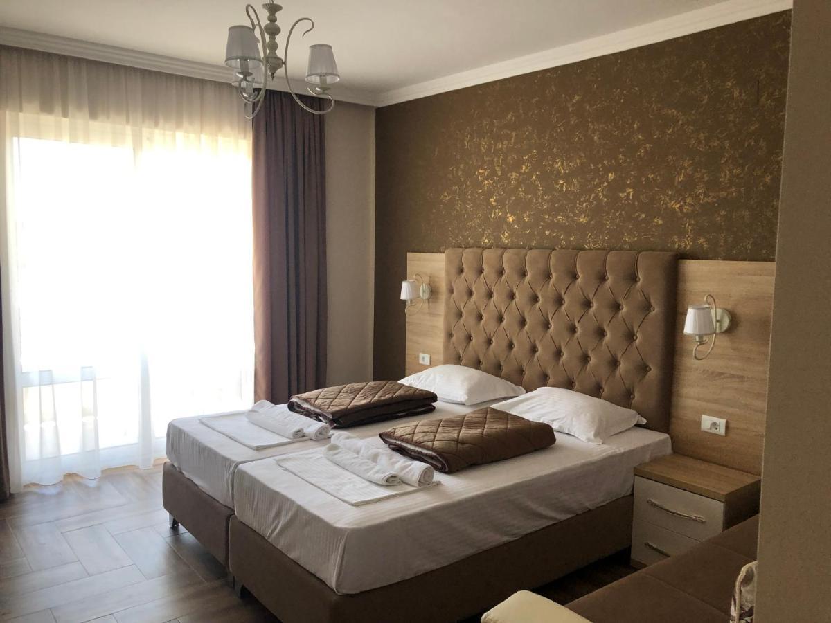 Metropolis Hotell Ulcinj Exteriör bild