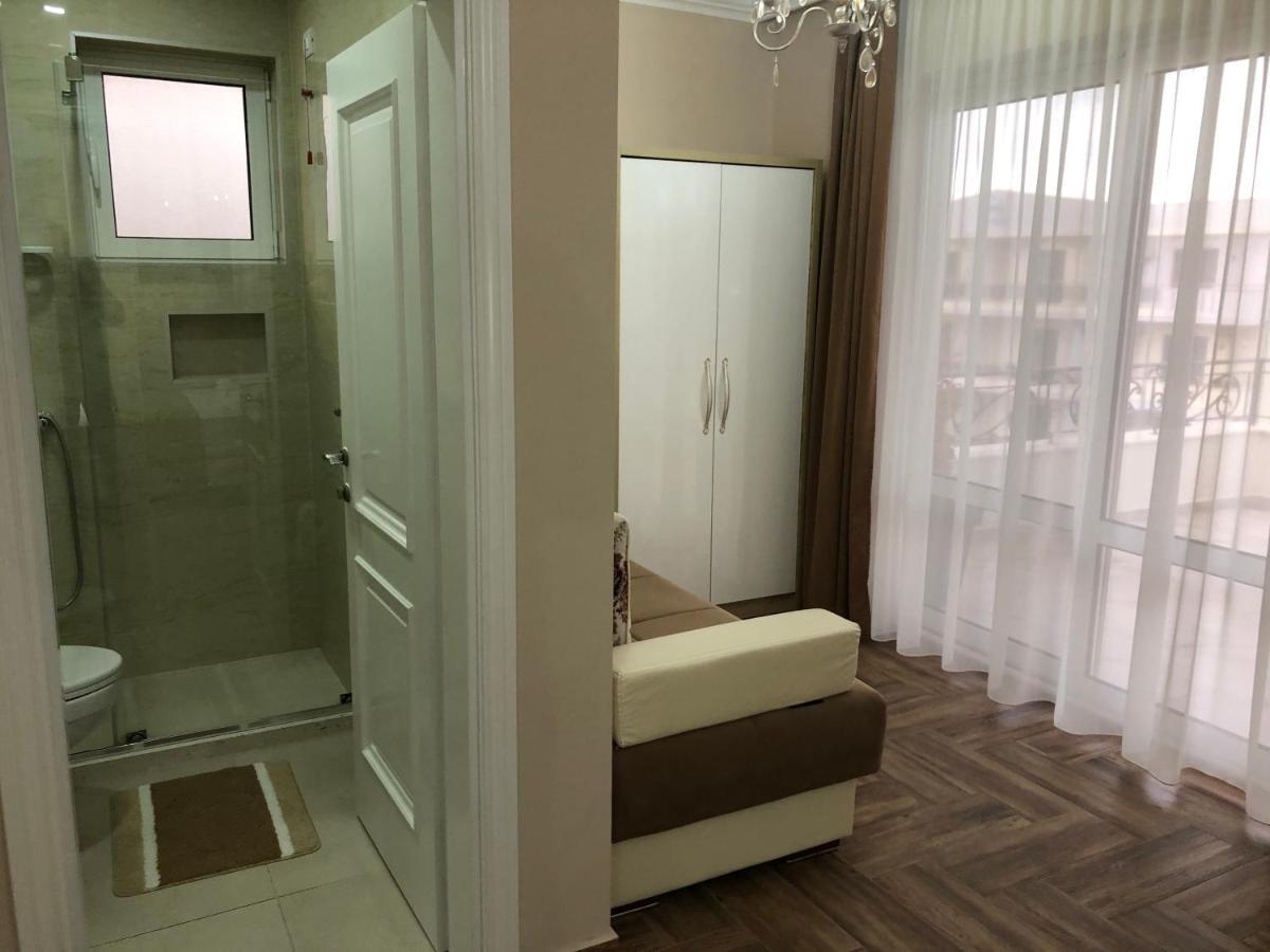 Metropolis Hotell Ulcinj Exteriör bild