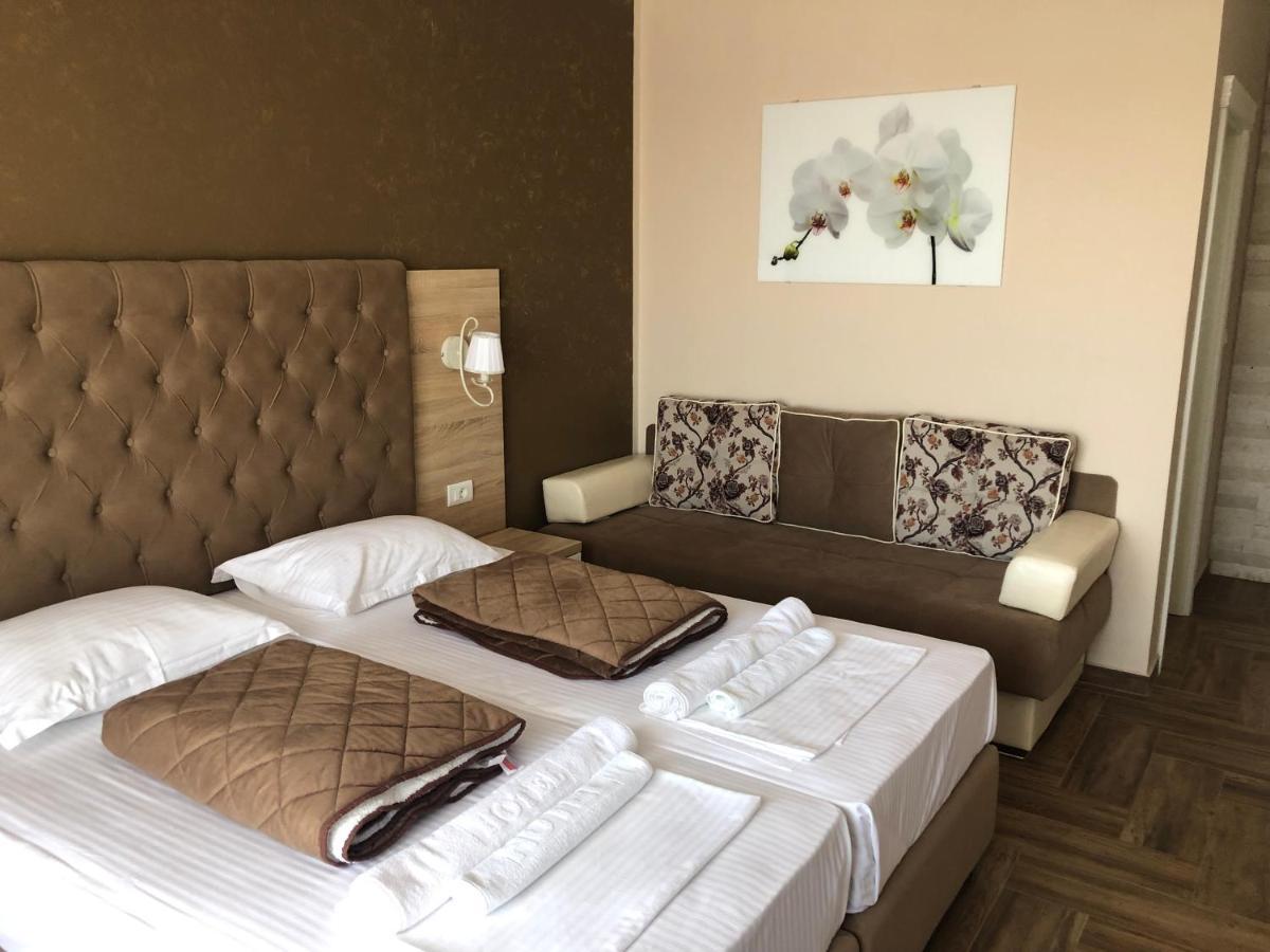 Metropolis Hotell Ulcinj Exteriör bild