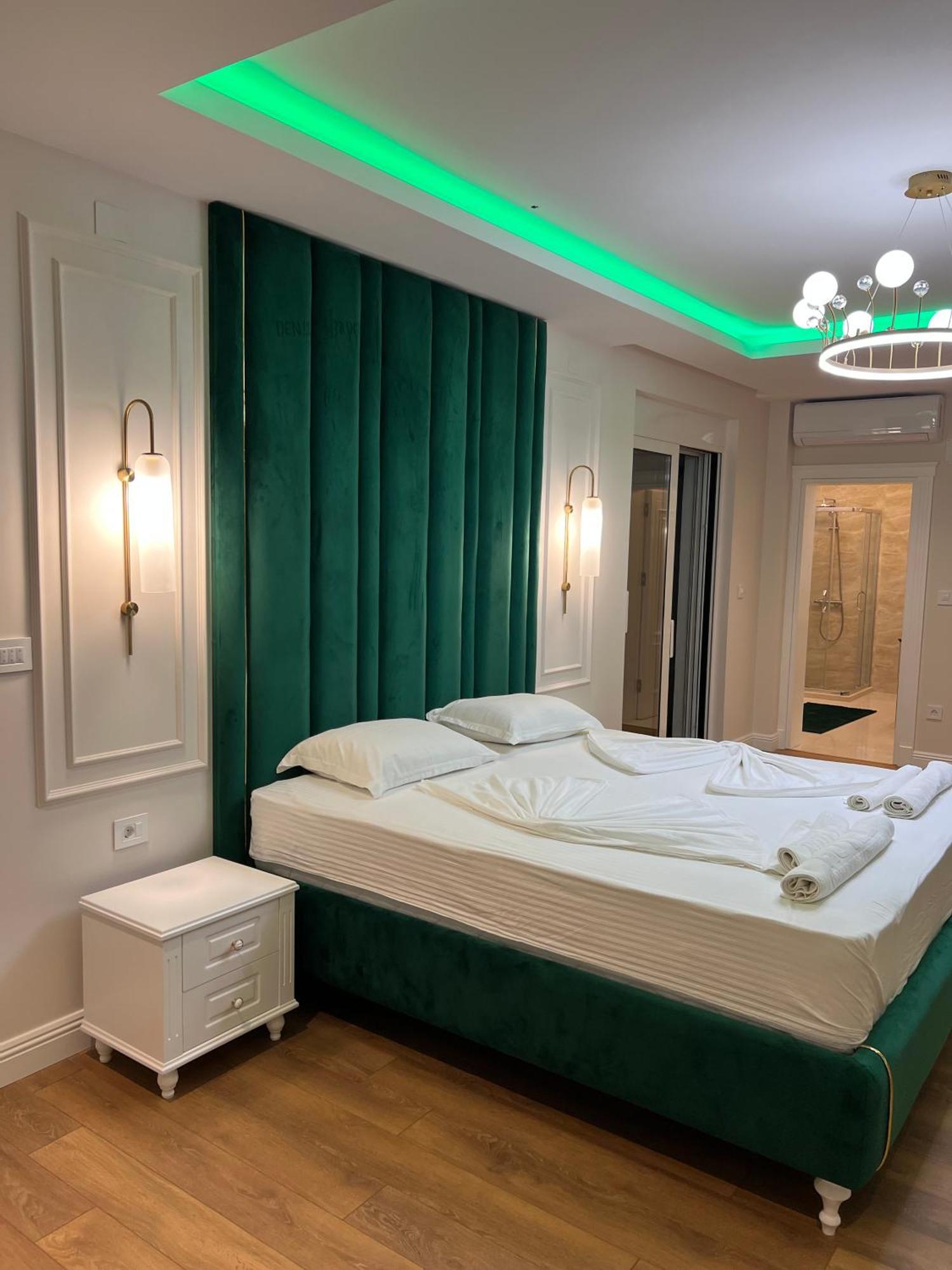 Metropolis Hotell Ulcinj Exteriör bild